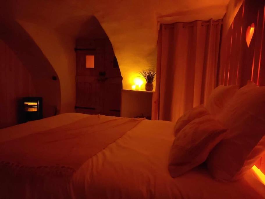 Nuit Romantique Avec Spa Privatif Meilhaud Eksteriør billede