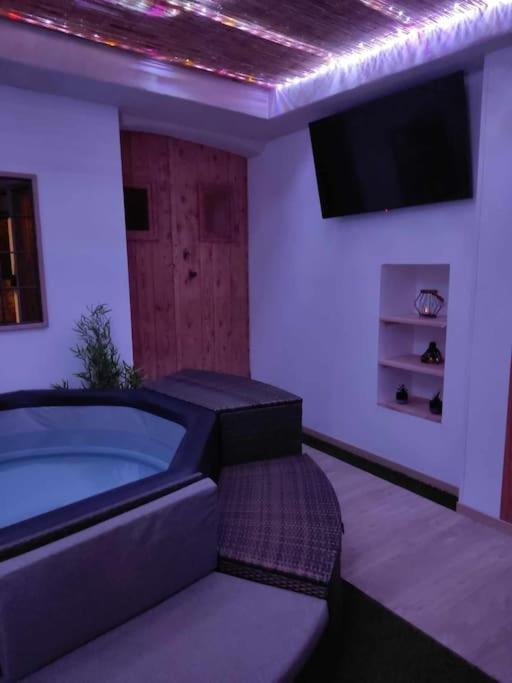 Nuit Romantique Avec Spa Privatif Meilhaud Eksteriør billede